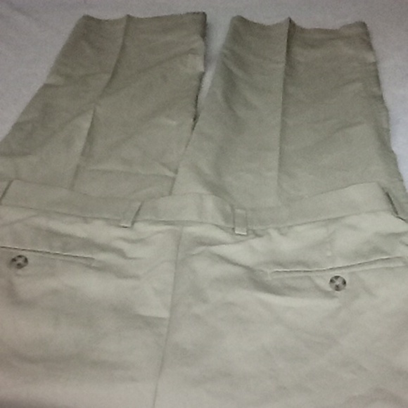 NEVER WORN Like New, Dockers 36x29 Mens Khaki Pants Relaxed Fit Stain Defender - Picture 7 of 11